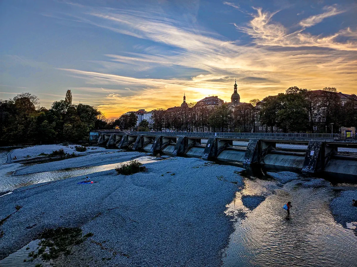 View to Lehel, sunset, Isar river