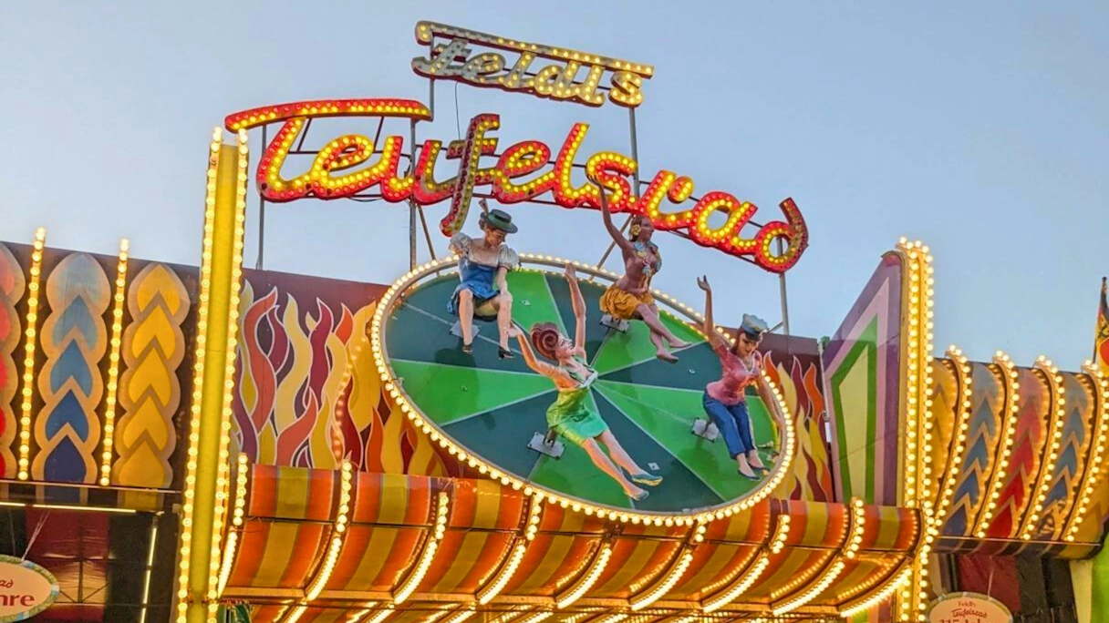 Teufelsrad Oktoberfest Fahrgeschäft