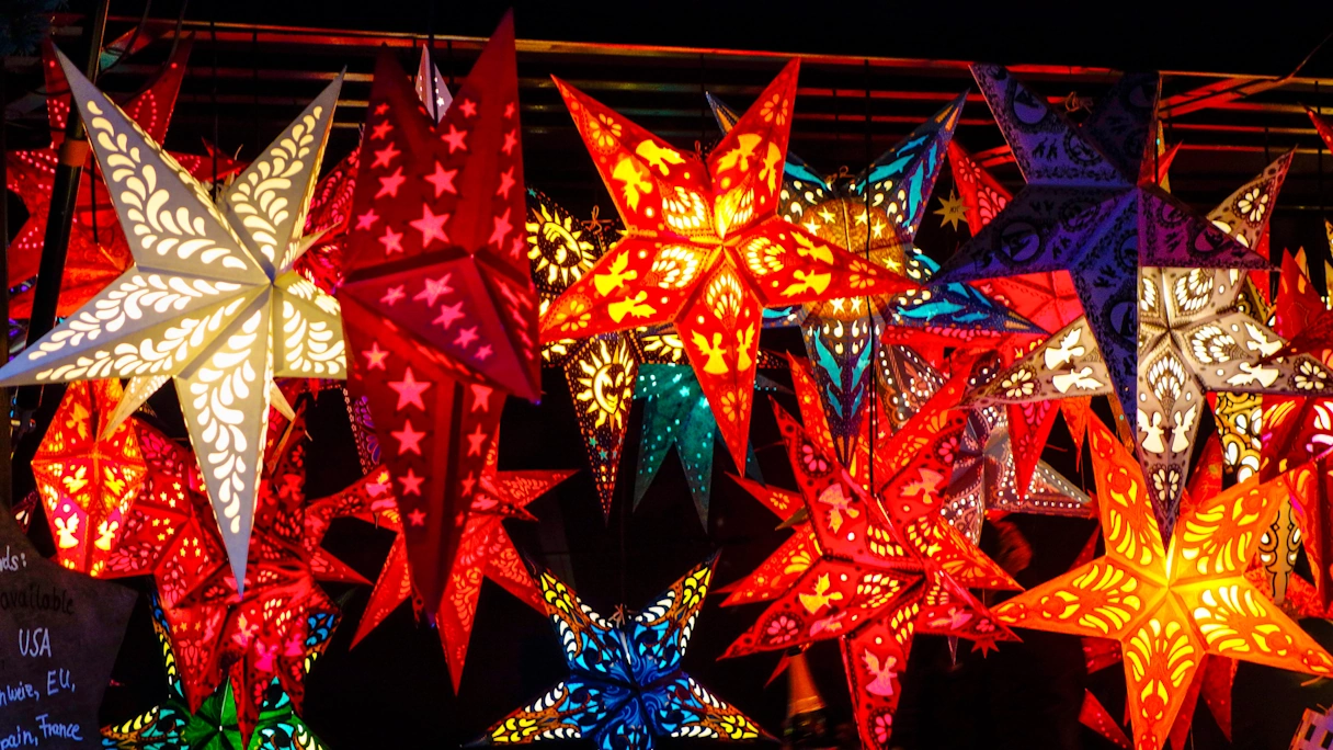 Star-shaped paper lanterns