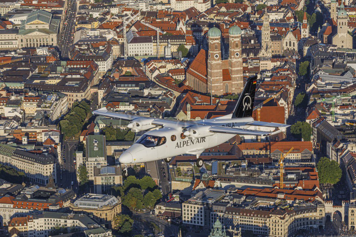 Alpen Air über der Stadt München