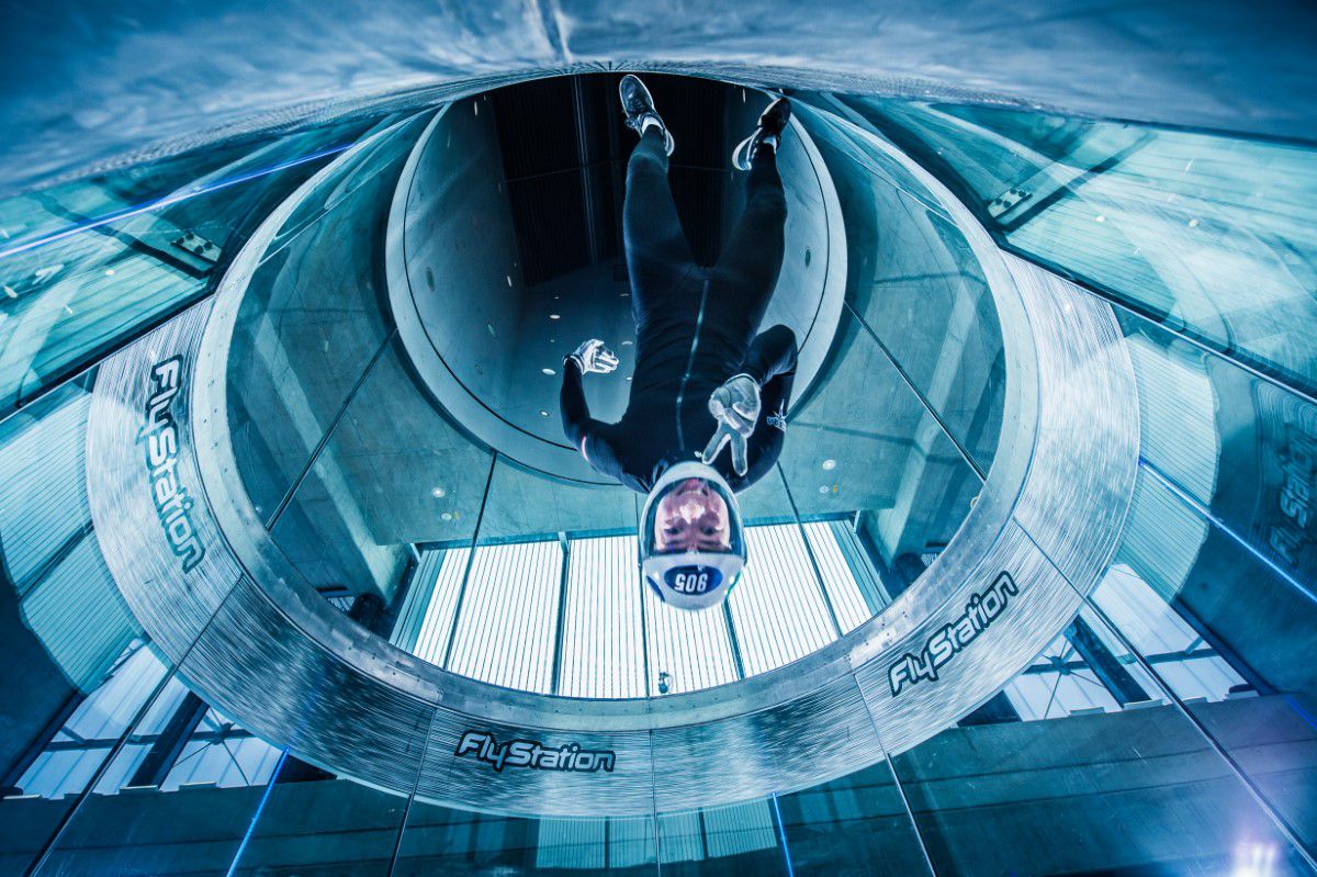 Head over picture in wind tunnel
