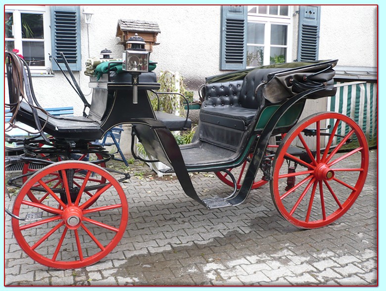 Red horse carriage without guests