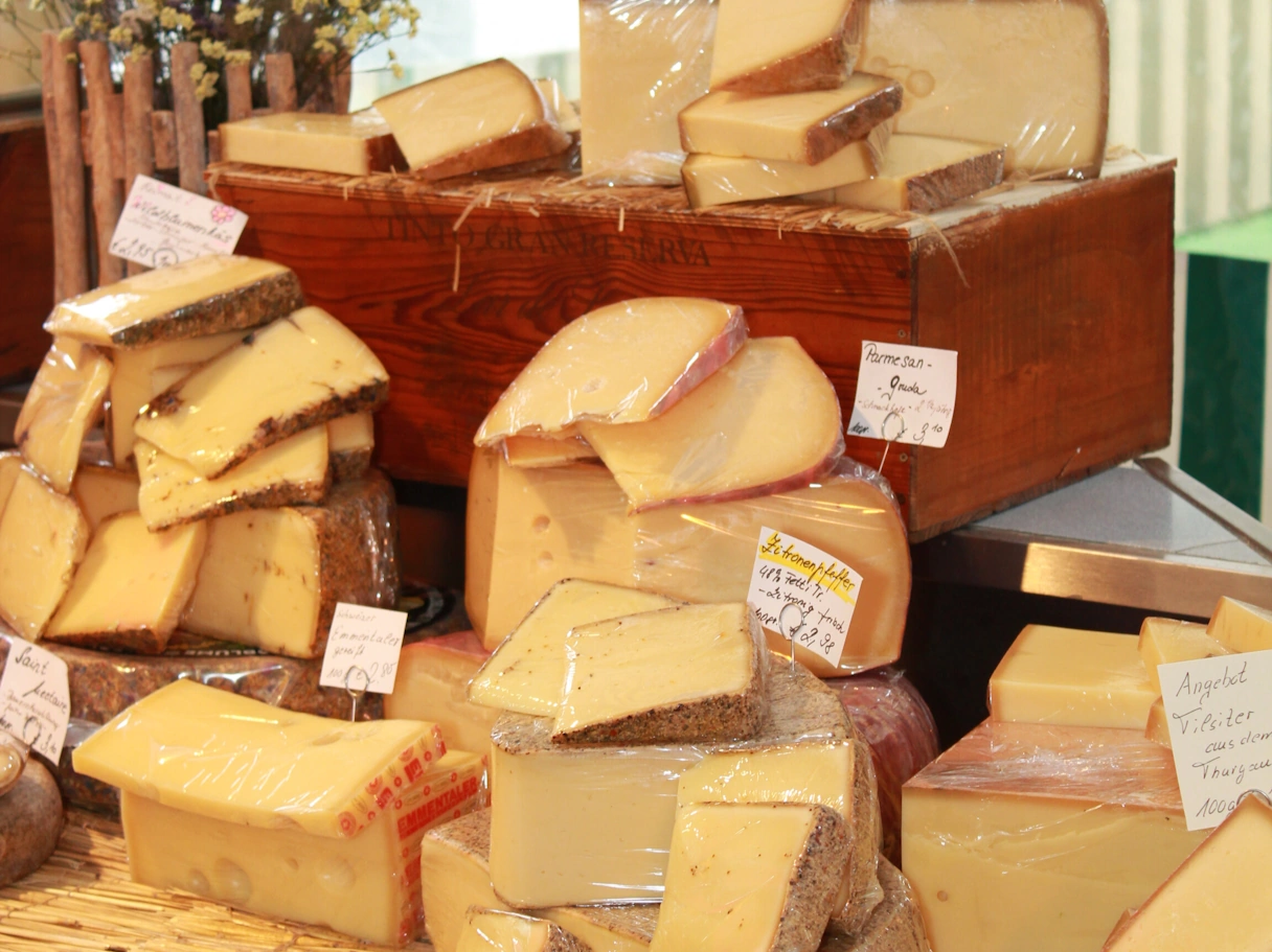 Stall with cheese at the Viktualienmarkt