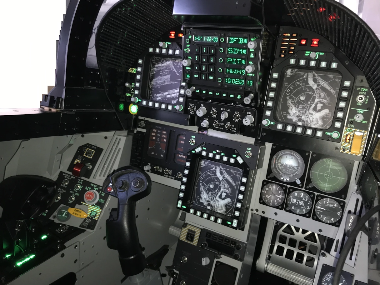 Cockpit in einem F18 Hornet Flugzeug
