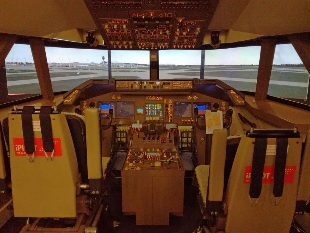 Das Cockpit einer Boeing 747